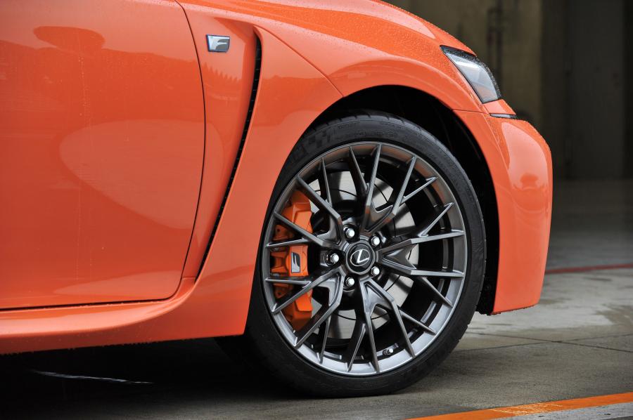 Колеса Lexus GS F 2015 года  (JP) (фото 18 из 22)